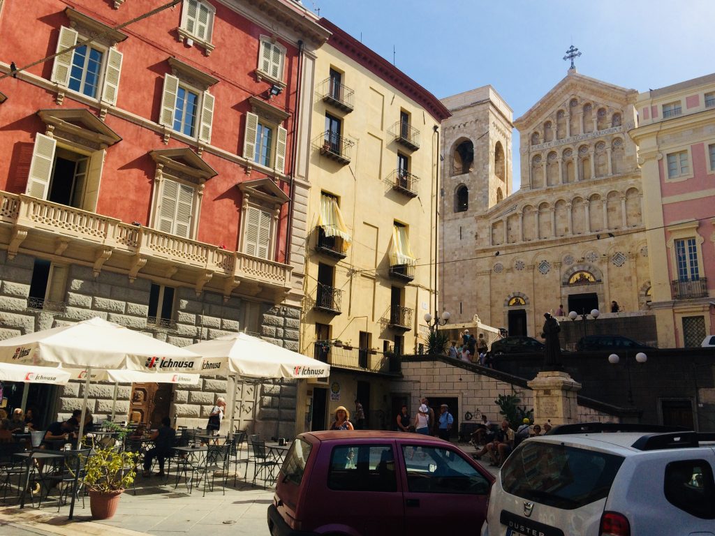 Vorplatz Kathedrale Cagliari Sardinien