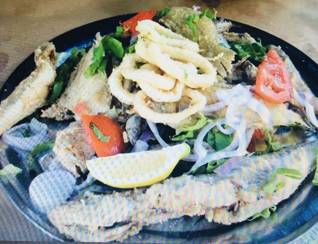Fisch essen Fischerhafen Tanger